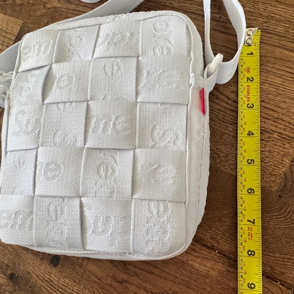 New Supreme Woven Shoulder Bag White SS23 Jacquard Adjustable HTF - Picture 11 of 14
